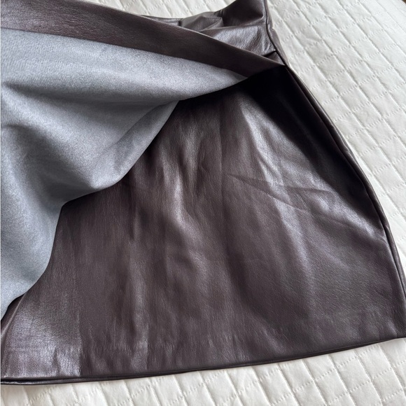 Aritzia faux wrap mini skirt - Picture 4 of 8